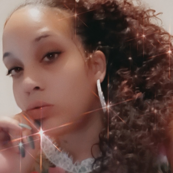 Meet your Posher, Amber - Picture 5 of 5